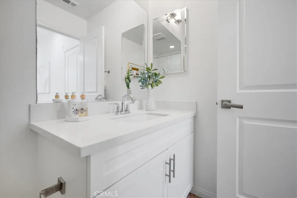 148 Capricorn Irvine, CA 92618