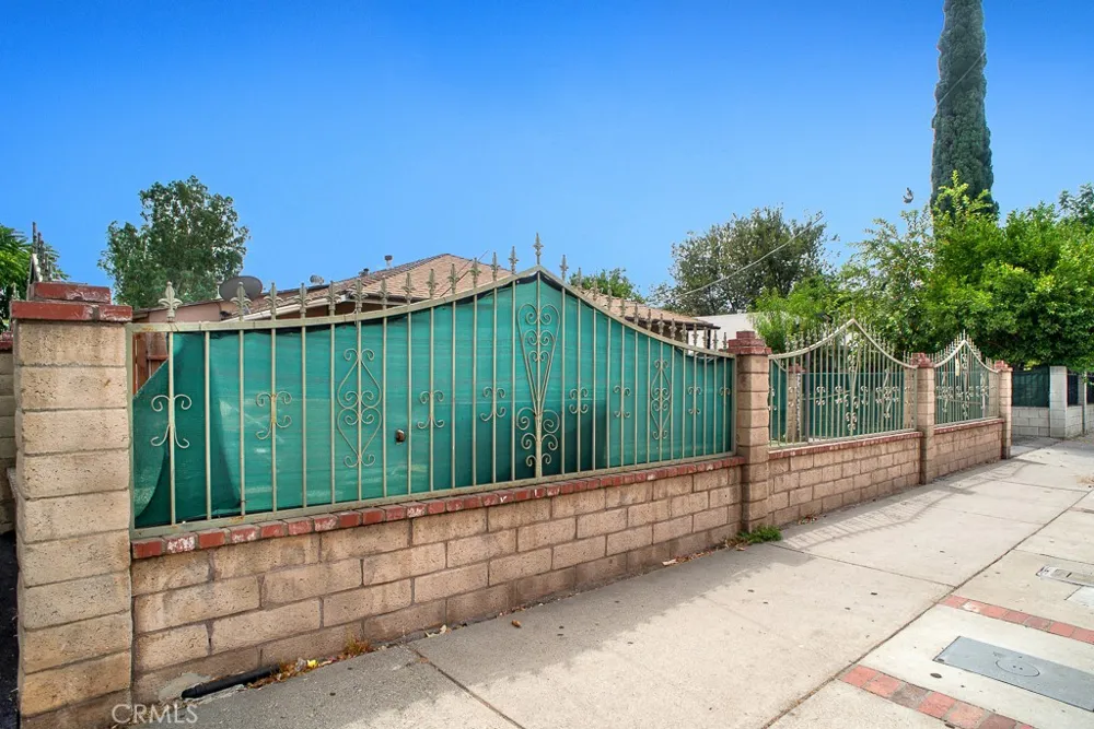 14850 Polk Sylmar, CA 91342