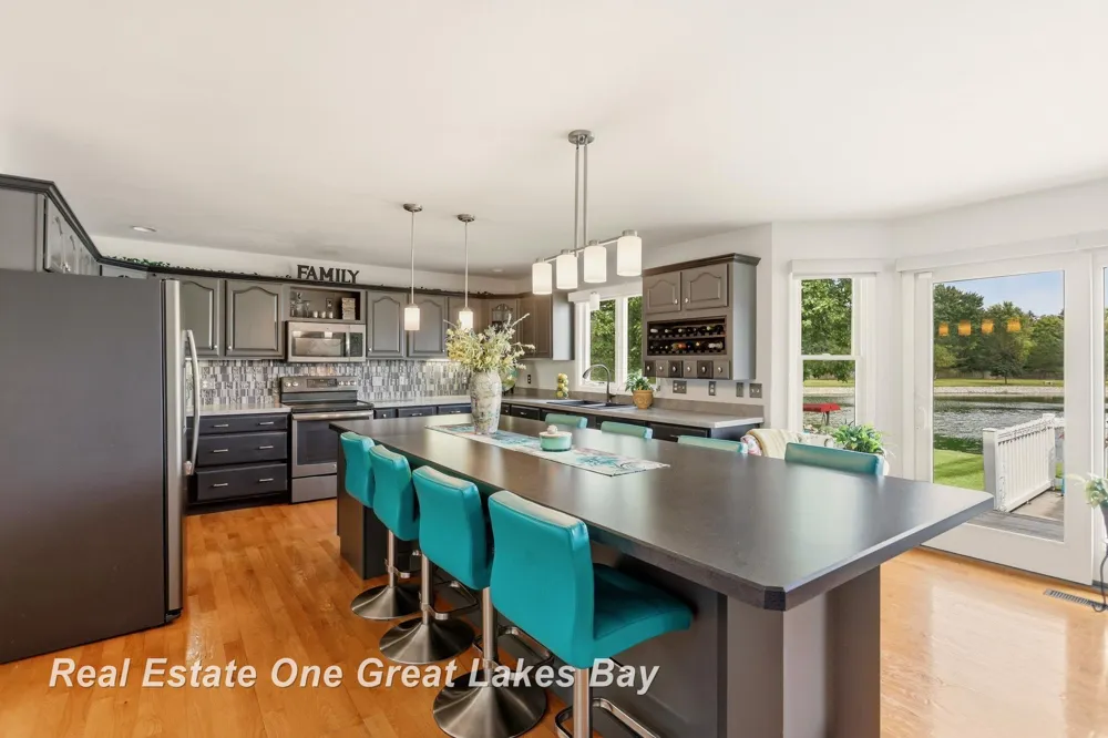 7172 Spring Lake Trail Saginaw Charter Township, MI 48603
