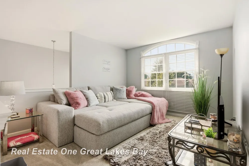 7172 Spring Lake Trail Saginaw Charter Township, MI 48603