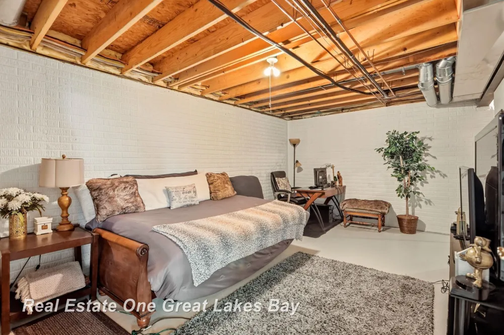 7172 Spring Lake Trail Saginaw Charter Township, MI 48603