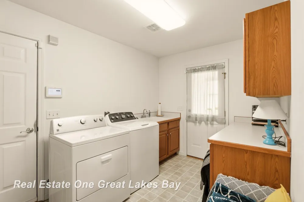 7172 Spring Lake Trail Saginaw Charter Township, MI 48603