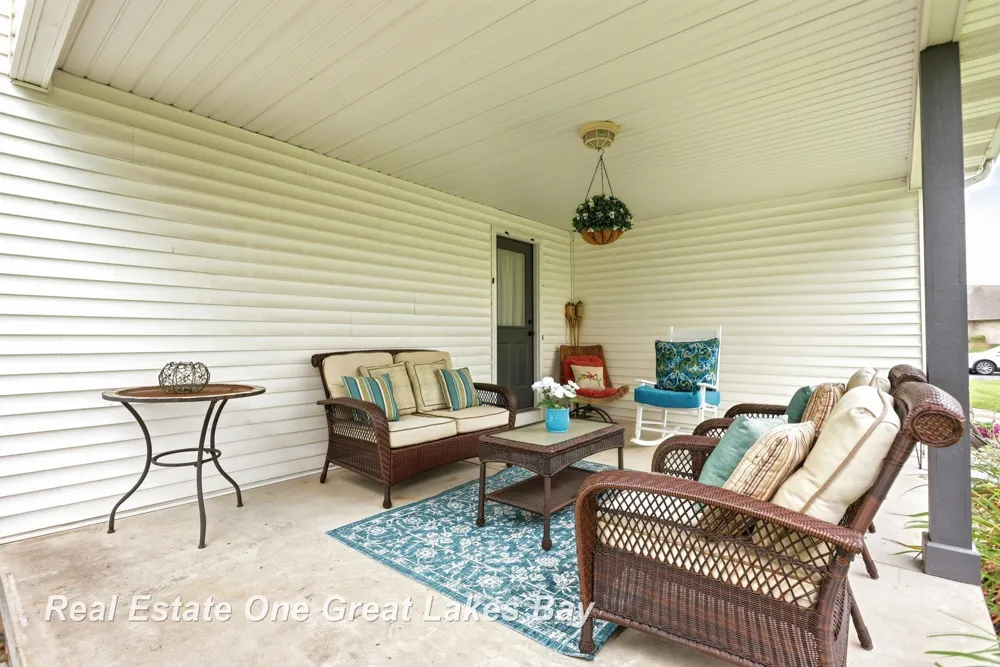 7172 Spring Lake Trail Saginaw Charter Township, MI 48603