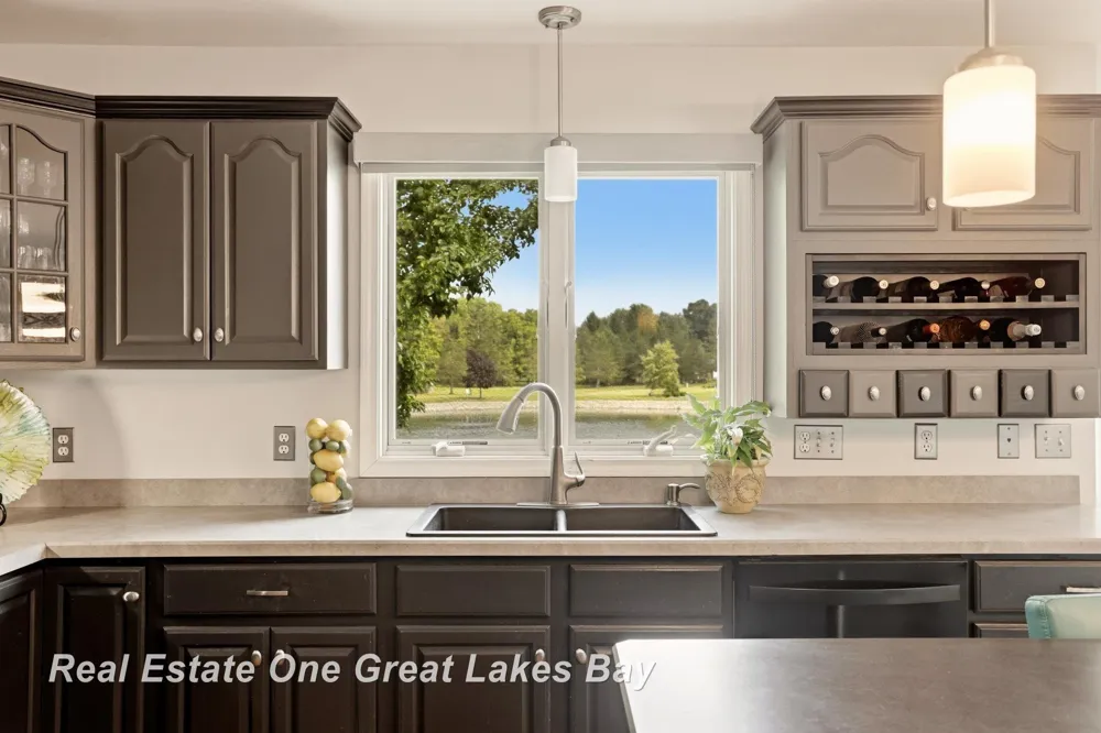 7172 Spring Lake Trail Saginaw Charter Township, MI 48603