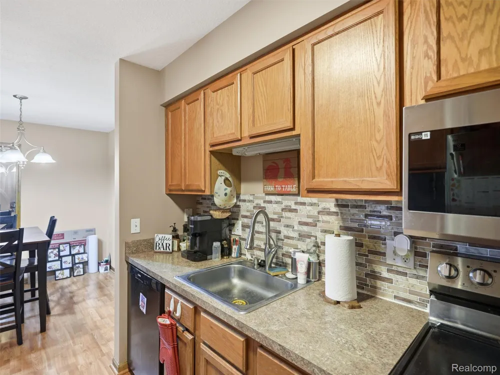 45849 Wildrye Court #4 Van Buren Charter Township, MI 48111