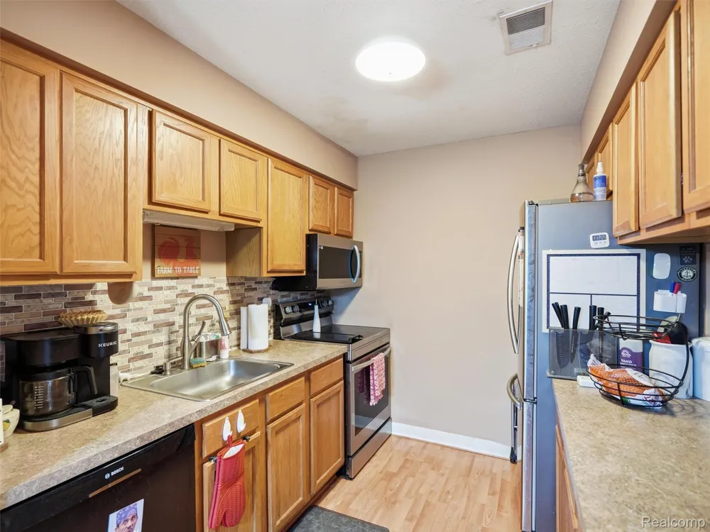 45849 Wildrye Court #4 Van Buren Charter Township, MI 48111