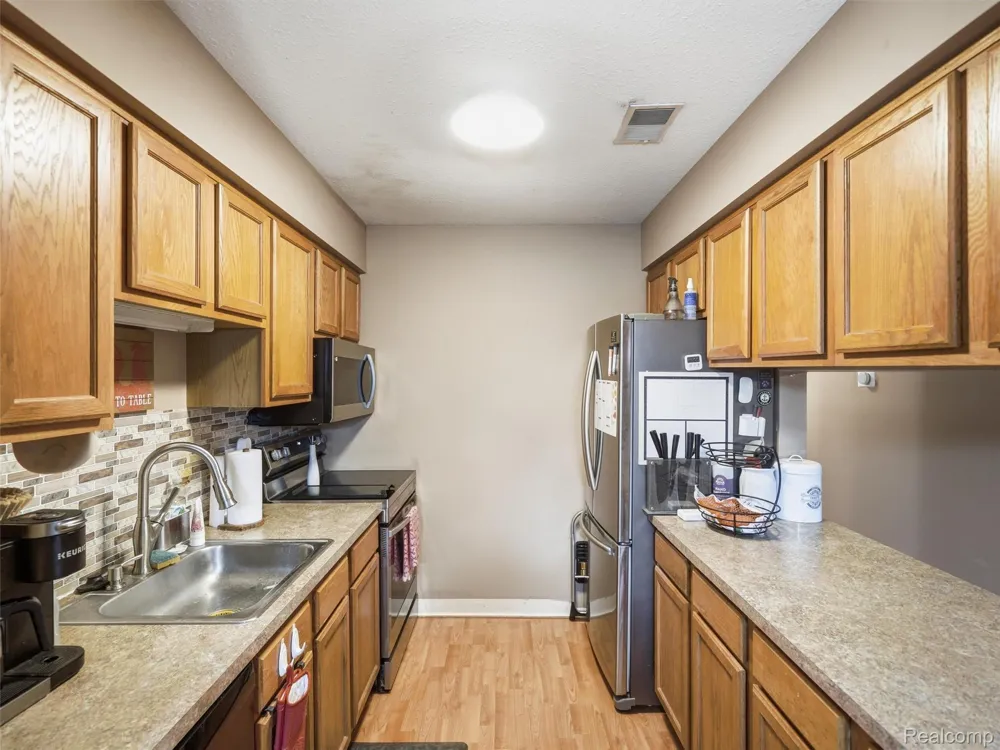 45849 Wildrye Court #4 Van Buren Charter Township, MI 48111