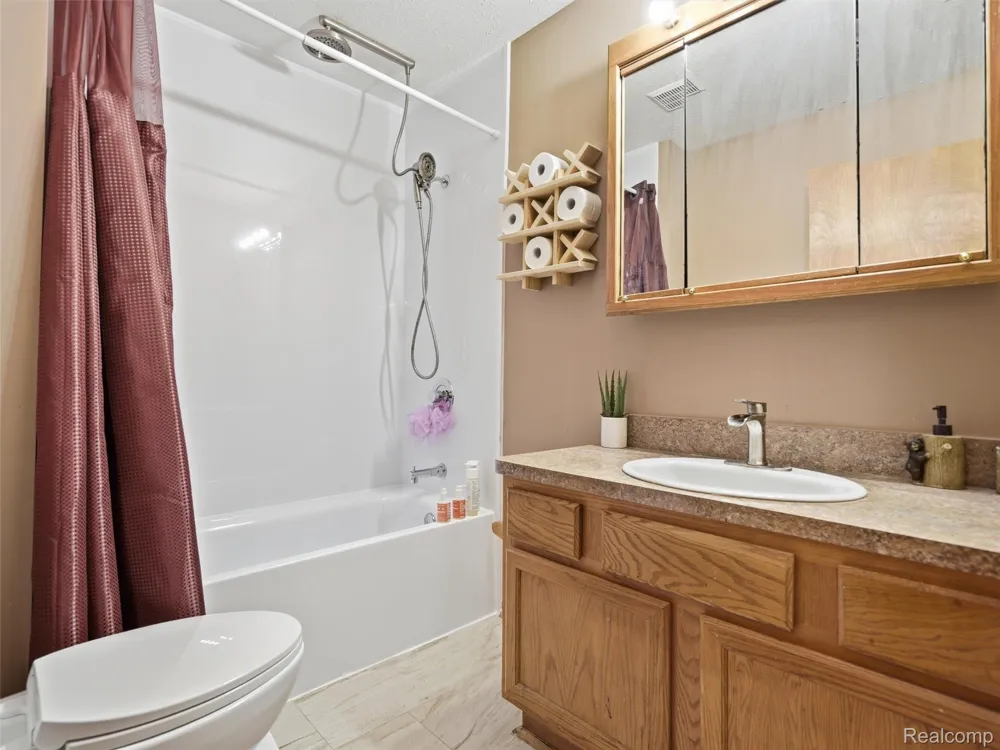 45849 Wildrye Court #4 Van Buren Charter Township, MI 48111