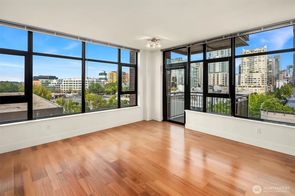 2911 2nd Avenue #902 Seattle, WA 98121