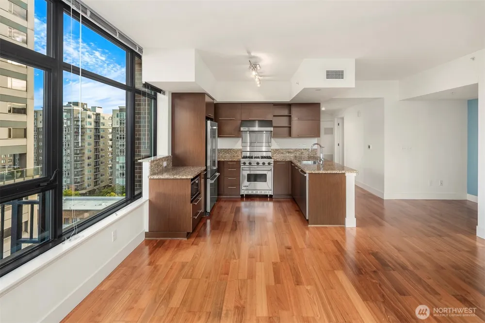 2911 2nd Avenue #902 Seattle, WA 98121