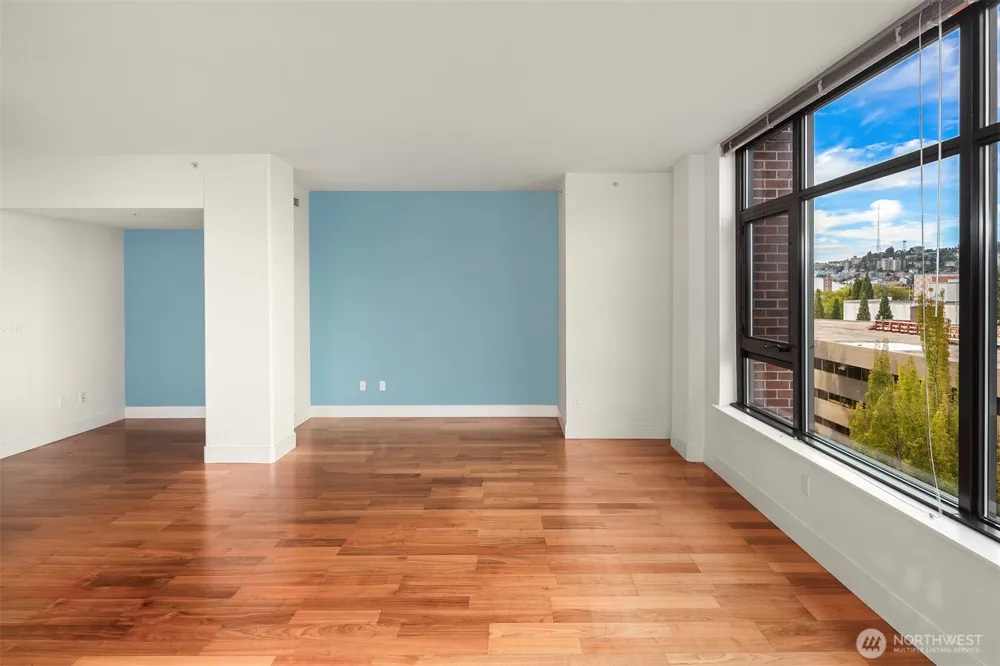 2911 2nd Avenue #902 Seattle, WA 98121
