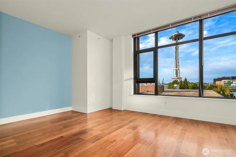 2911 2nd Avenue #902 Seattle, WA 98121