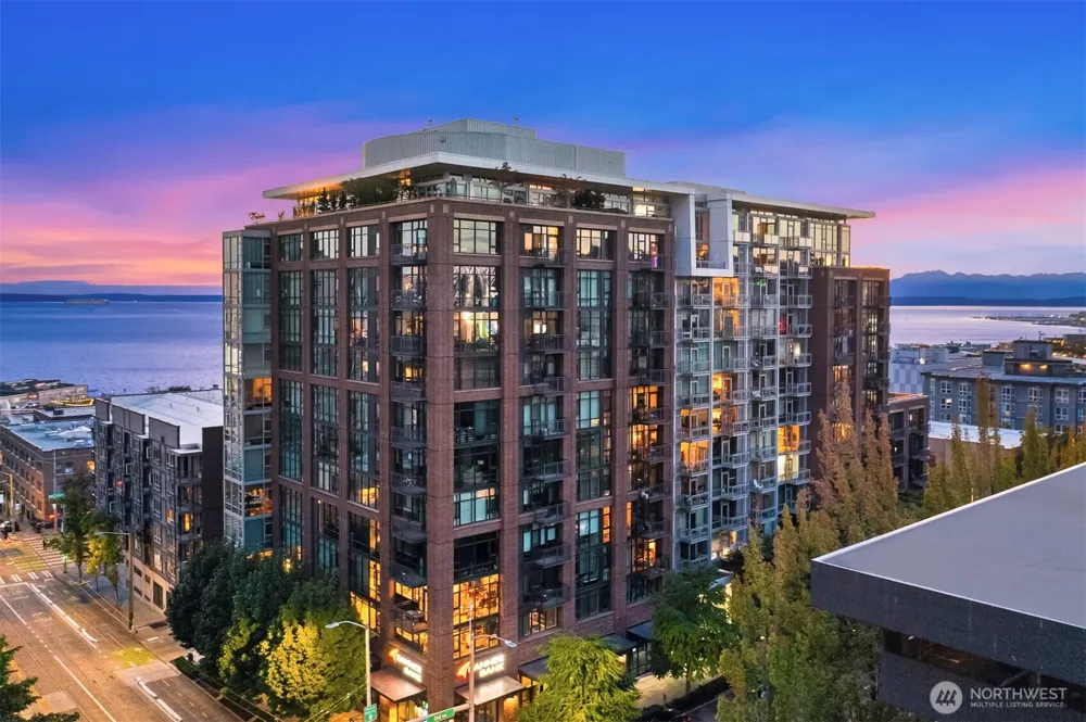 2911 2nd Avenue #902 Seattle, WA 98121