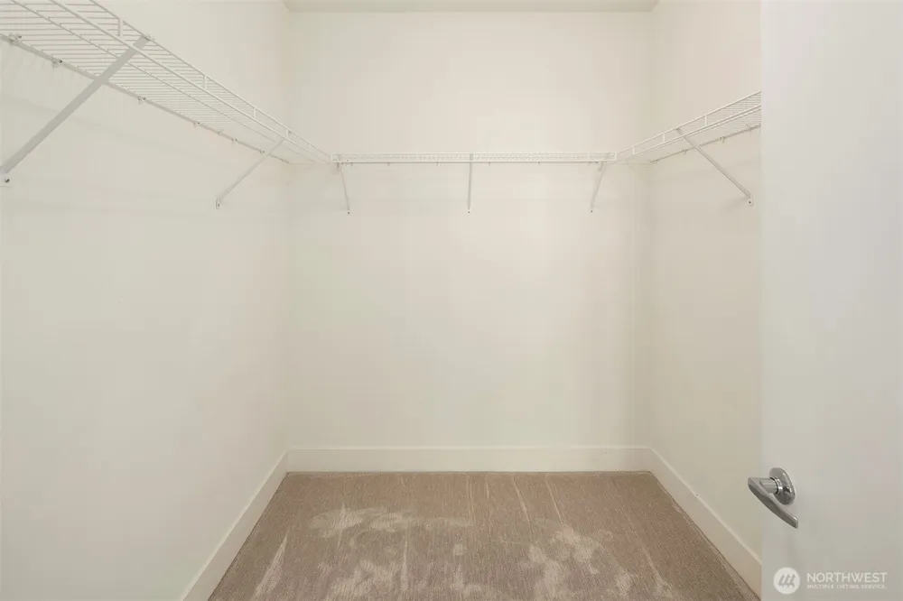 2911 2nd Avenue #902 Seattle, WA 98121
