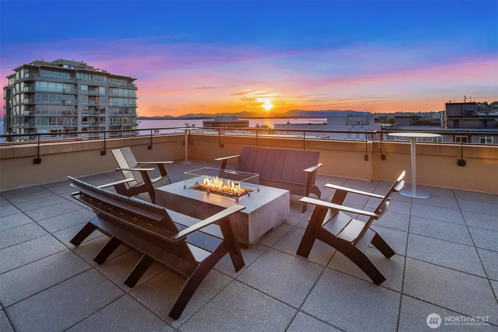 2911 2nd Avenue #902 Seattle, WA 98121