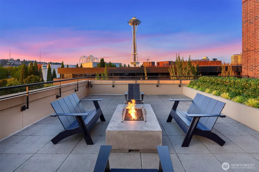 2911 2nd Avenue #902 Seattle, WA 98121