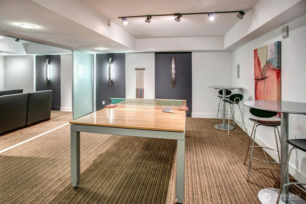 2911 2nd Avenue #902 Seattle, WA 98121