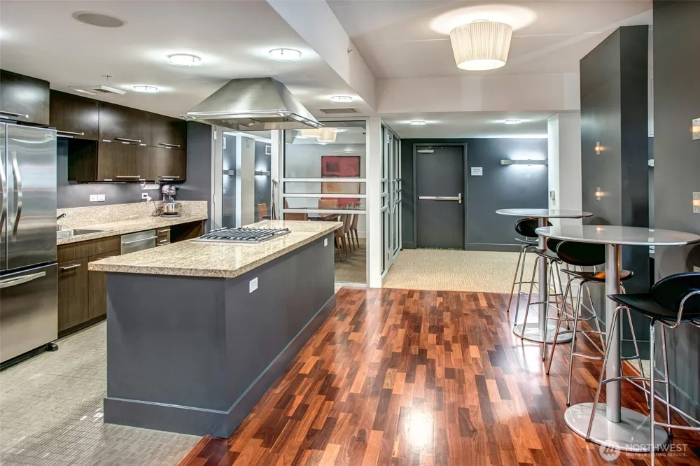 2911 2nd Avenue #902 Seattle, WA 98121
