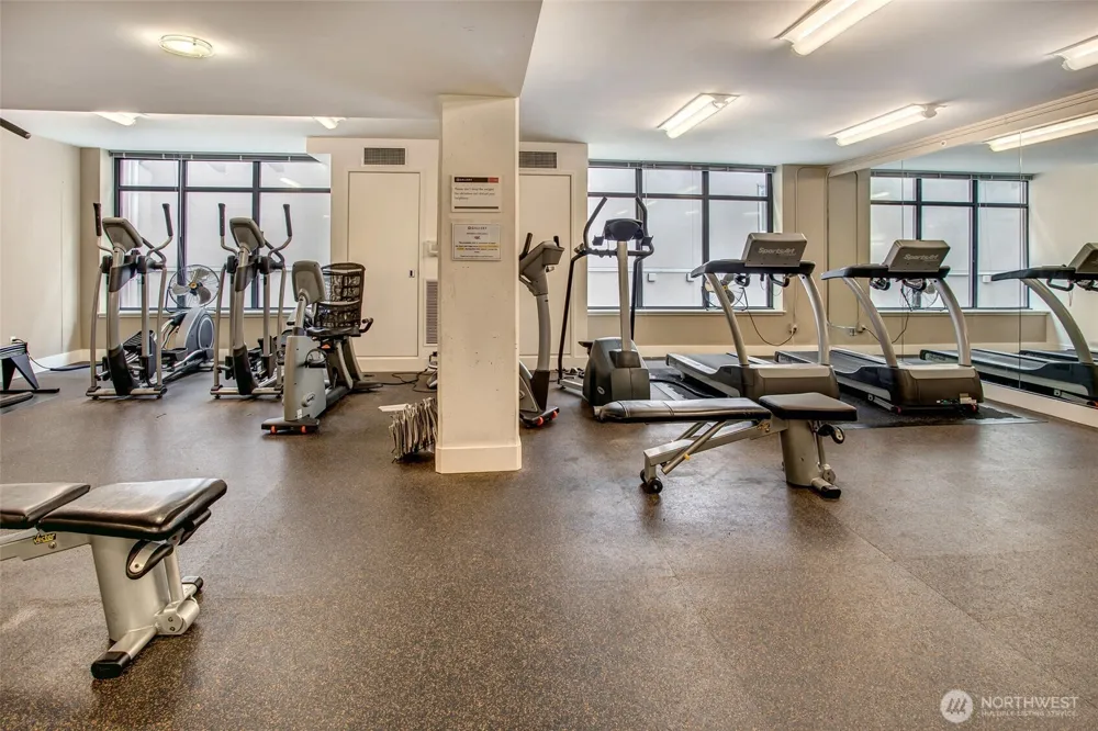 2911 2nd Avenue #902 Seattle, WA 98121