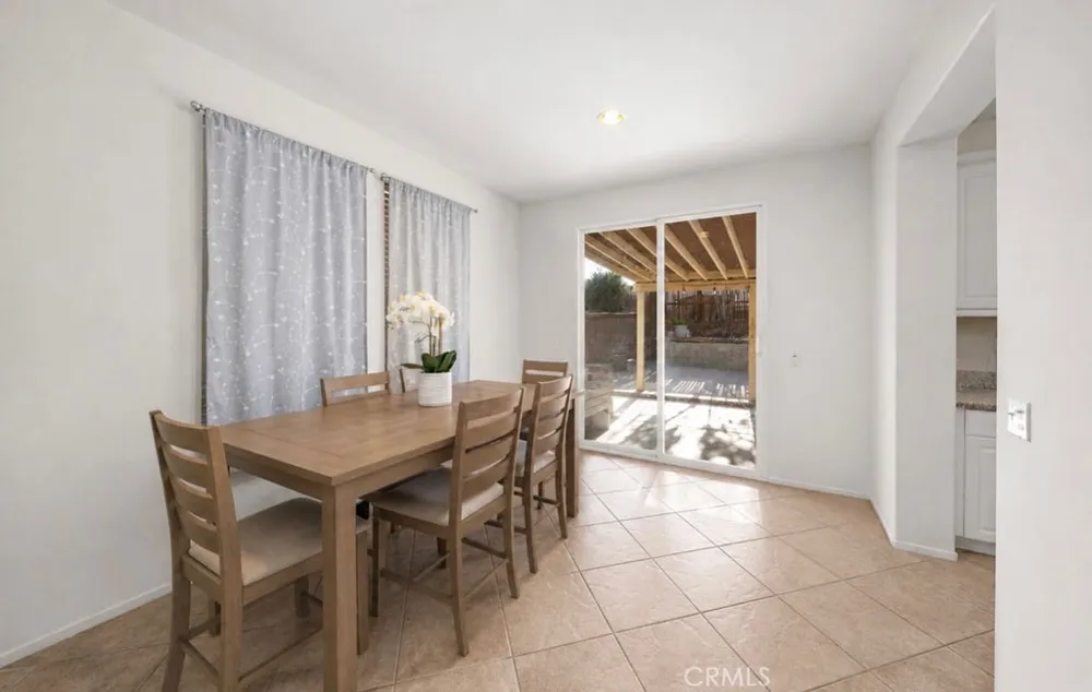 8578 Glendora Hesperia, CA 92344