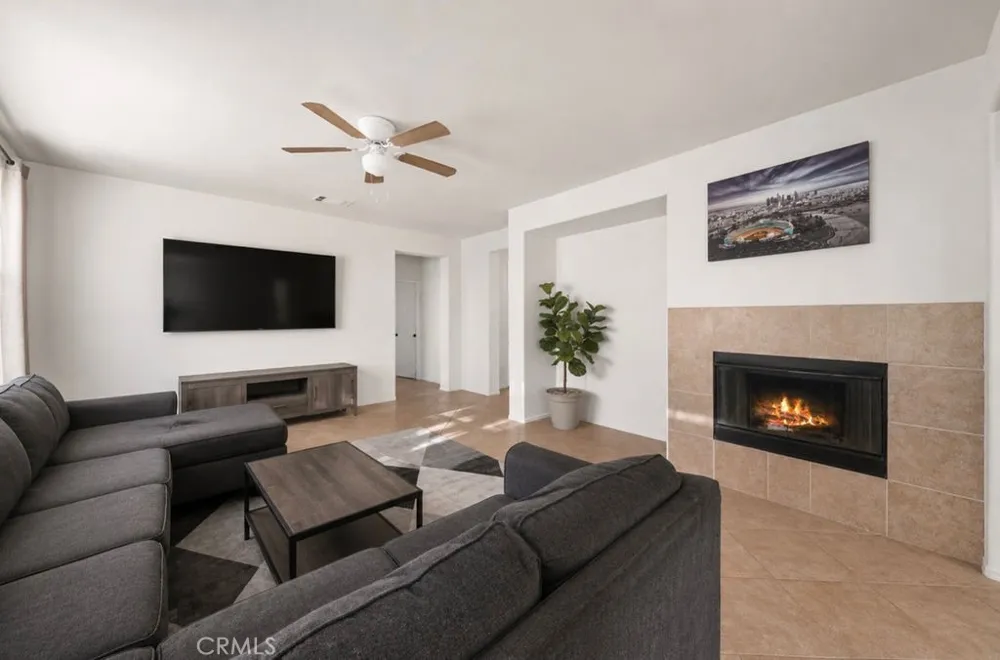 8578 Glendora Hesperia, CA 92344