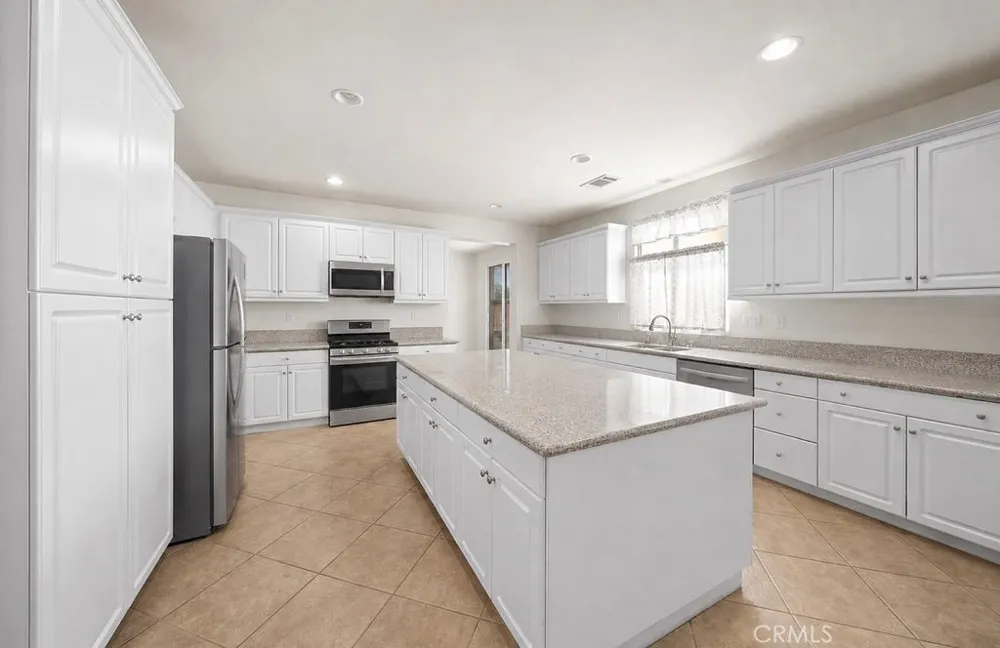 8578 Glendora Hesperia, CA 92344