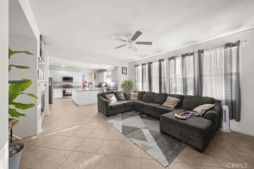 8578 Glendora Hesperia, CA 92344