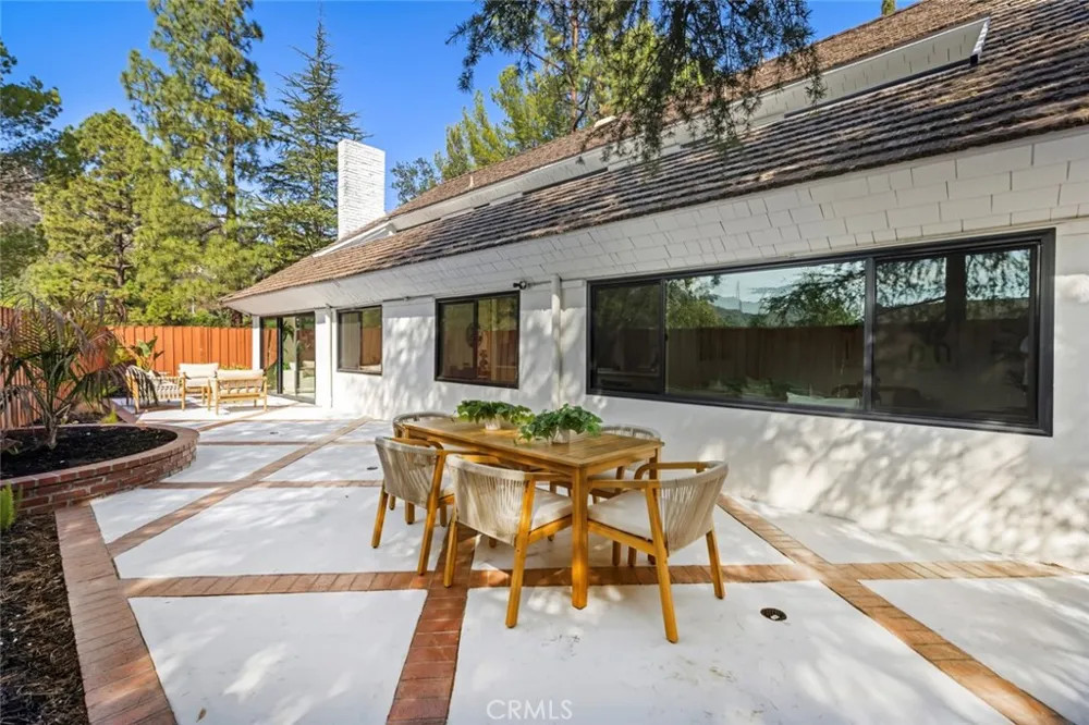 5714 Alder Ridge Drive La Canada Flintridge, CA 91011