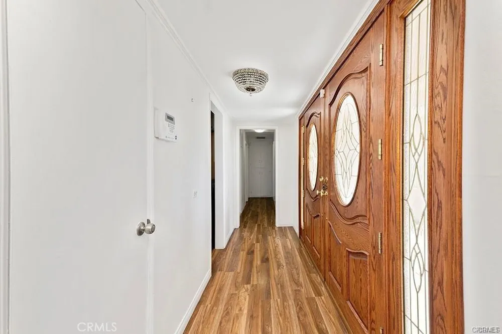 23021 Saticoy West Hills, CA 91304