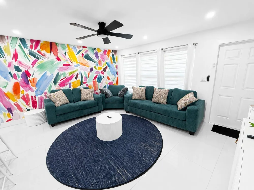 1621 NE 1ST AVENUE Pompano Beach, FL 33060