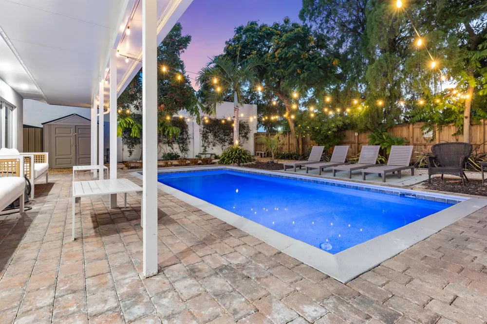 1621 NE 1ST AVENUE Pompano Beach, FL 33060