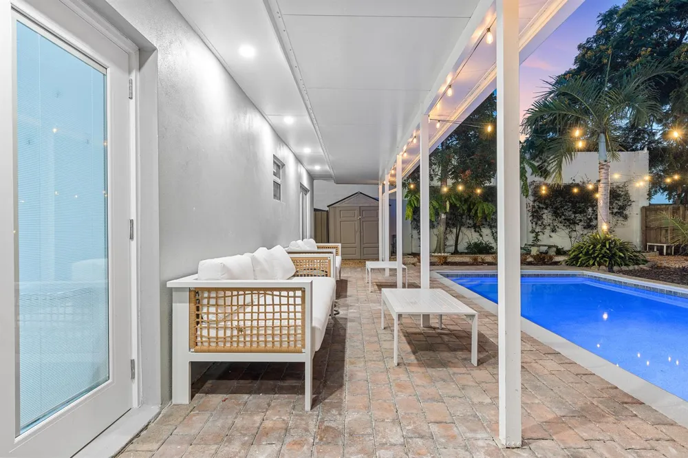 1621 NE 1ST AVENUE Pompano Beach, FL 33060