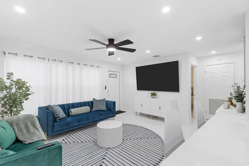1621 NE 1ST AVENUE Pompano Beach, FL 33060