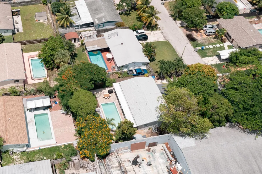 1621 NE 1ST AVENUE Pompano Beach, FL 33060