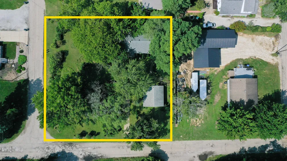 427 S Mayhew Street New Buffalo, MI 49117
