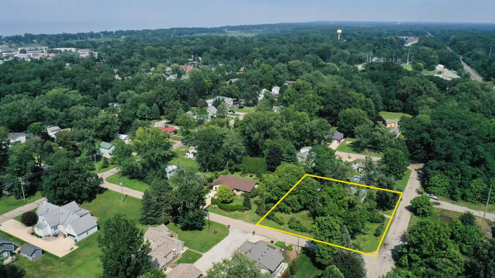 427 S Mayhew Street New Buffalo, MI 49117