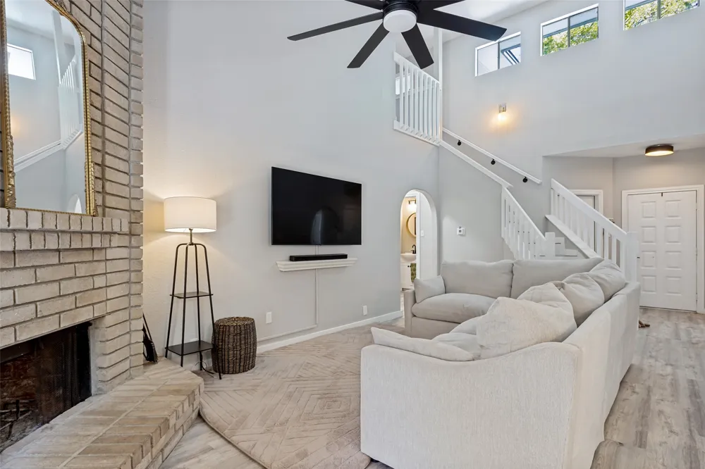 16301 Essex Cove Pflugerville, TX 78660