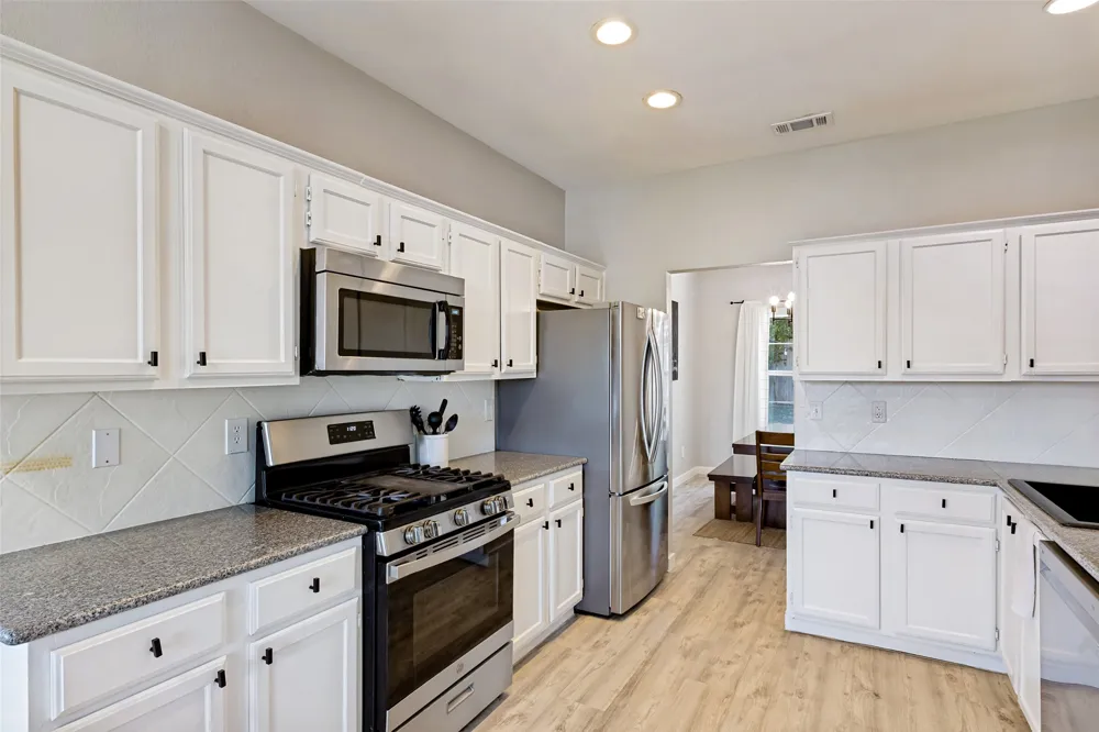 16301 Essex Cove Pflugerville, TX 78660