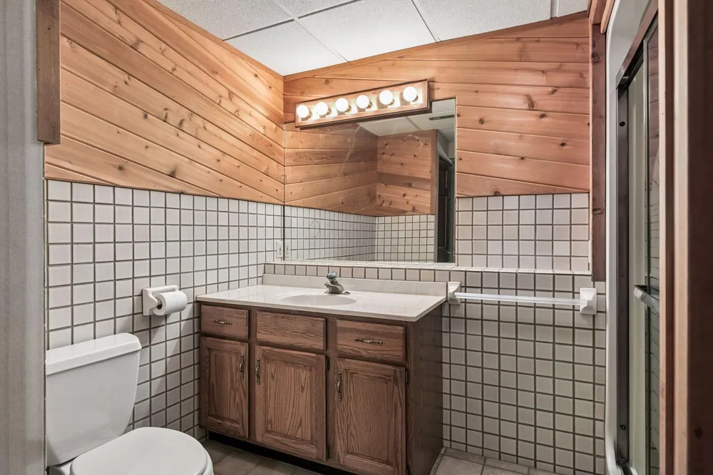 20 Deer Hills Drive North Oaks, MN 55127