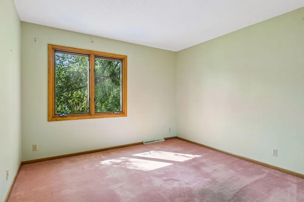 20 Deer Hills Drive North Oaks, MN 55127