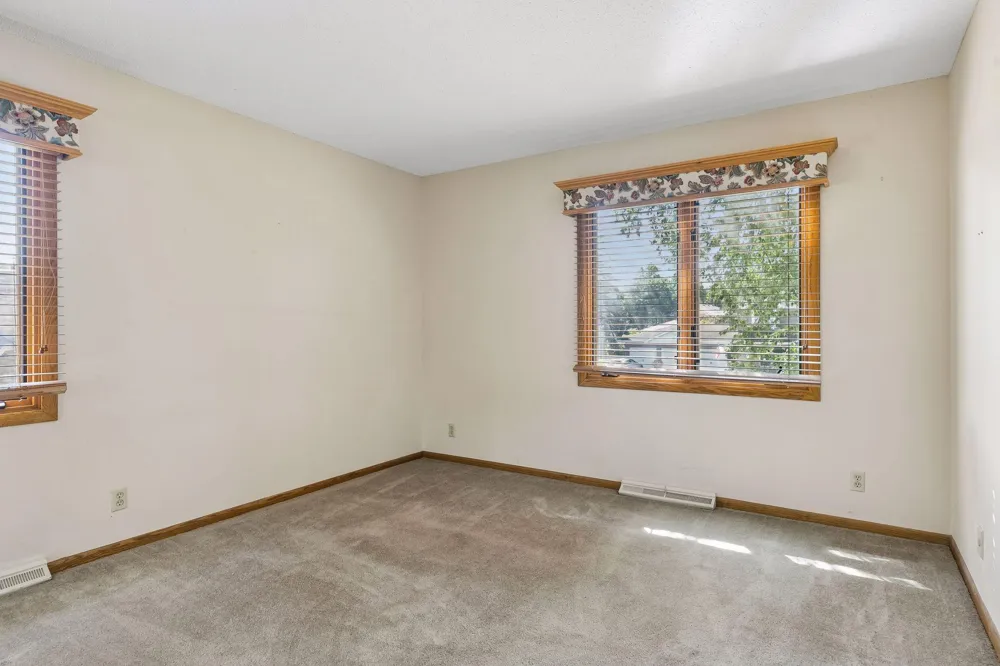 20 Deer Hills Drive North Oaks, MN 55127