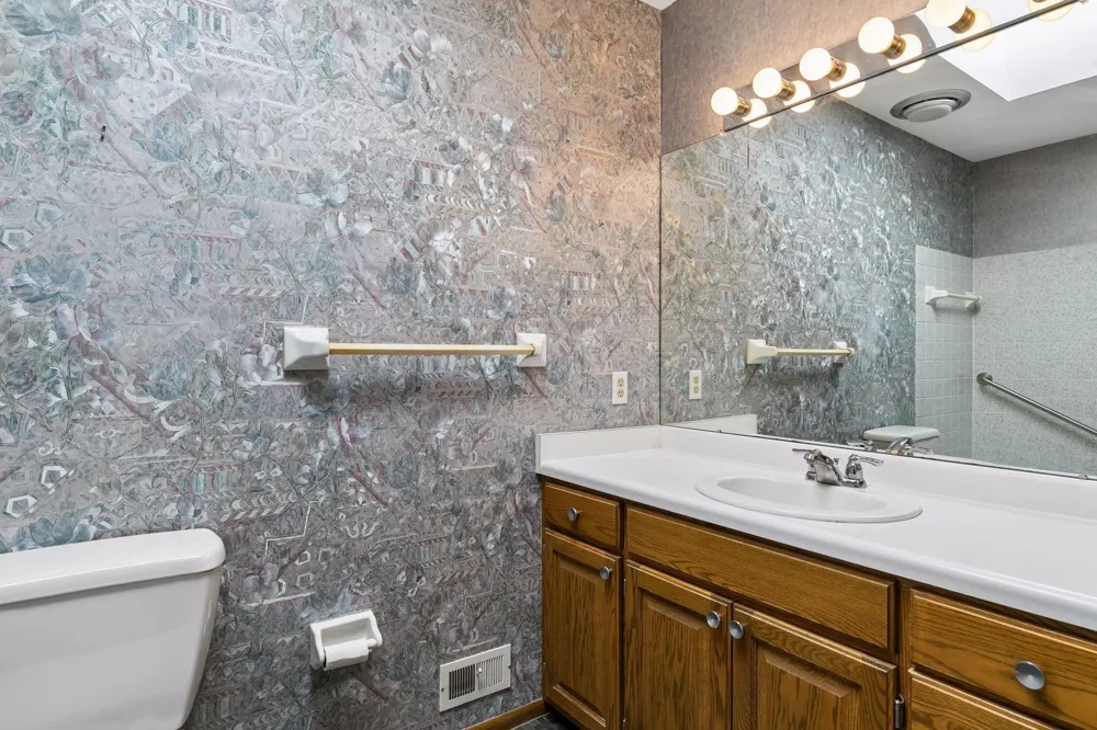 20 Deer Hills Drive North Oaks, MN 55127