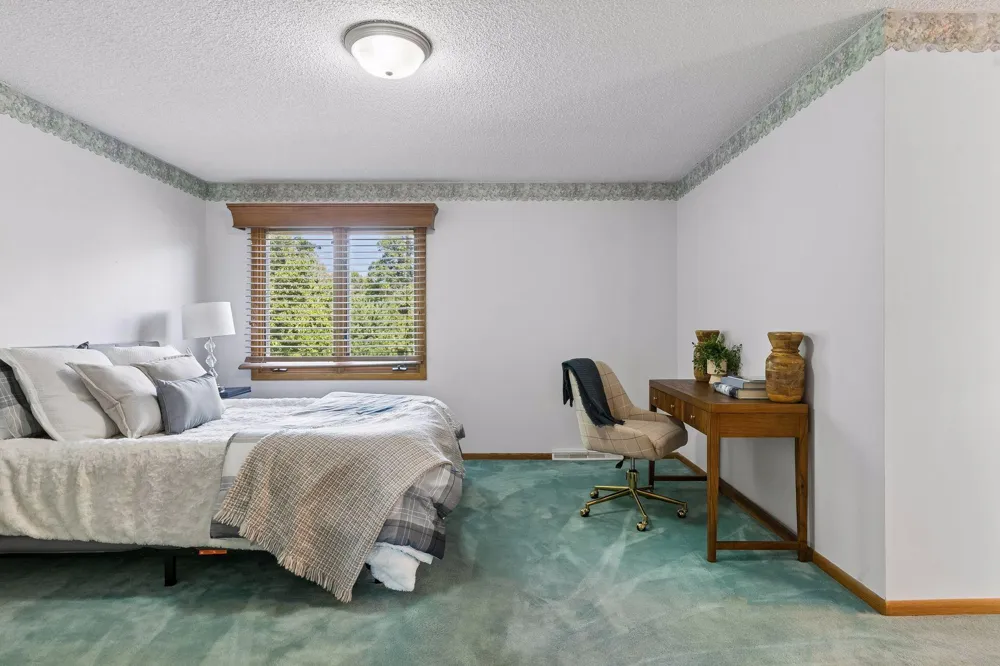 20 Deer Hills Drive North Oaks, MN 55127
