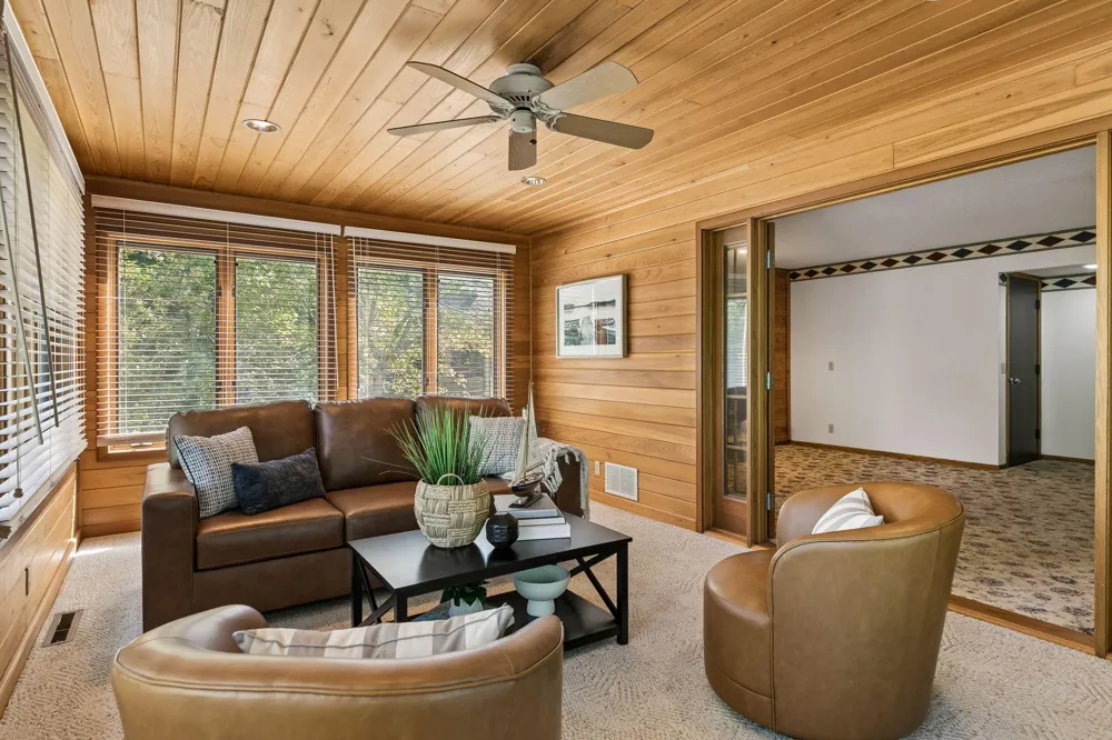 20 Deer Hills Drive North Oaks, MN 55127