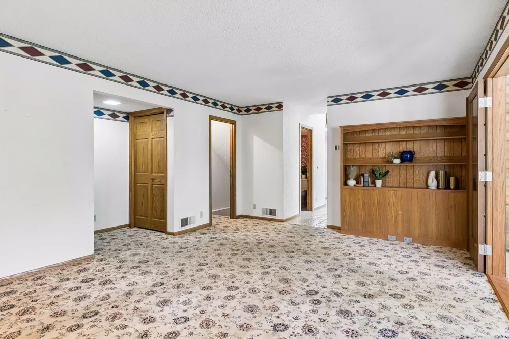 20 Deer Hills Drive North Oaks, MN 55127
