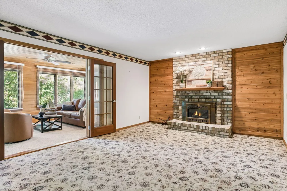 20 Deer Hills Drive North Oaks, MN 55127