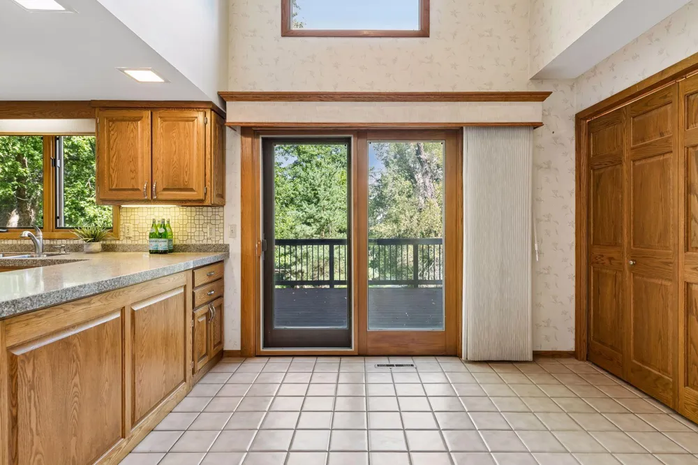 20 Deer Hills Drive North Oaks, MN 55127