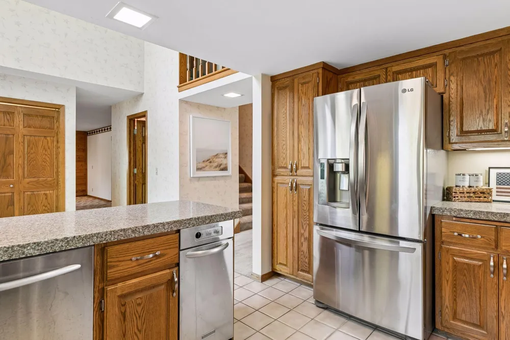 20 Deer Hills Drive North Oaks, MN 55127
