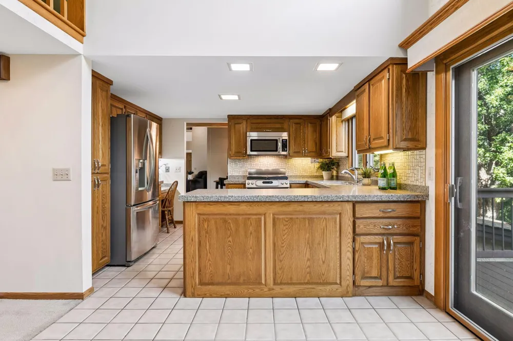 20 Deer Hills Drive North Oaks, MN 55127