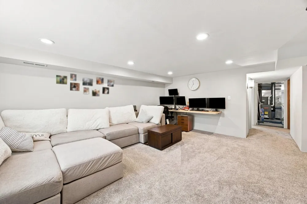 201 11th Avenue E West Fargo, ND 58078